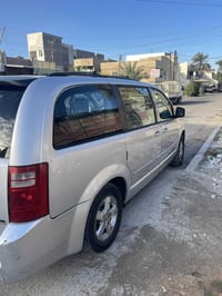 اخوان دوج كرفان للبيع موديل ٢٠٠٨  ابواب ميكانيك فرس ارضي ونص سقف تبريد...