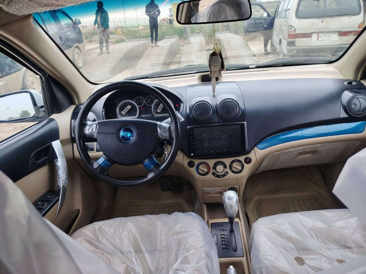 السلام عليكم سياره افيو موديل 2011 رقم ذي قار مشروع وطني سنويه 2028 بيه رشات صبغ سياره جاهزه عله اخير حبايه العنوان واسط
رقم الهاتف ***********
