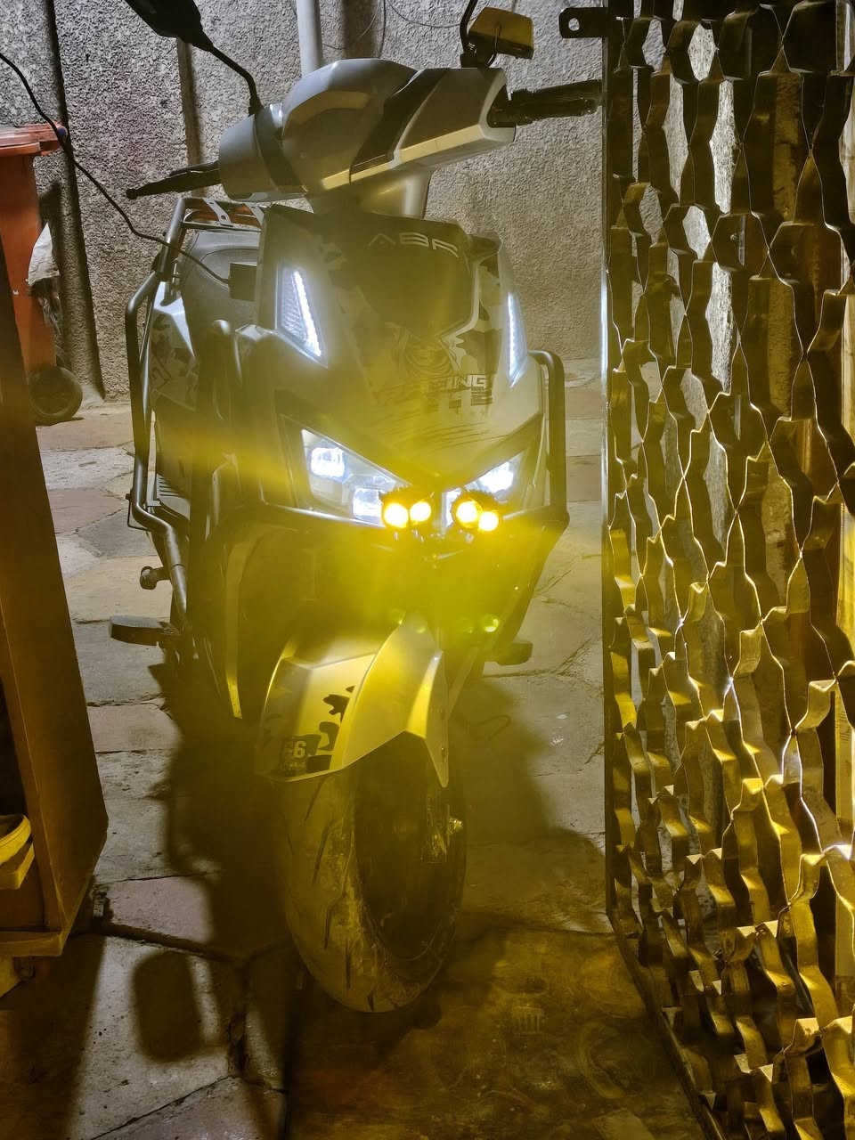 دراجة سكنس شحن بطاريات علة البلاد جدد و دراجة نضيفه كلشش بيها نضامRو نضامP و يجي بيها 3سرع سرعة حقيقي 65مع وزن +بريكات جدد ويل جارجر و اوراق شراء موجودة و بيها بومة 2 يعني تصطر. صطر عالي ناصي ومدرعة بال كامل بيها اشاير يمنة يسرة و ملفها 2000 حقيقي بطاريات مسطرة الكبار مكاني بغداد حي جهاد 
متواجد فيس و  سعرها 850وبيها مجال


**إذا كنت صاحب هذا الإعلان وتريد حذفه لأي سبب، رجاءا أرسل رسالة إلى الدعم الفني**