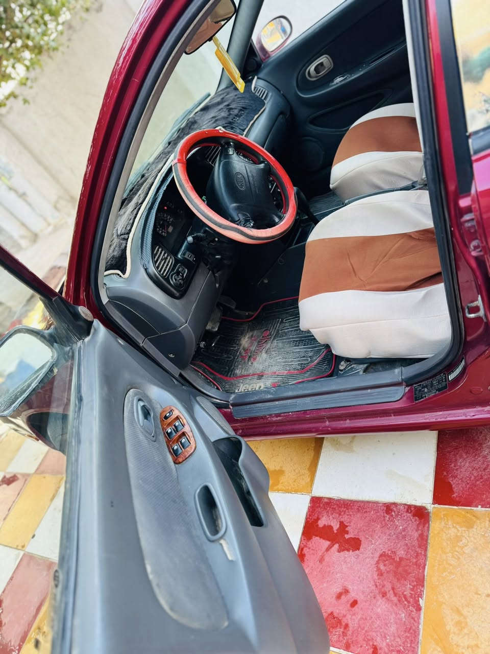 سياره اسبكترا موديل 2002  رقم بغداد سنويه مجدده لل 2030 رقم دولي تبريد وتدفئه كهربائيات كله شغاله مع شاشه تحويل ثاني يوم السعر 49وبيه مجال قليل 
#بابل / الحمزة الغربي  ***********
