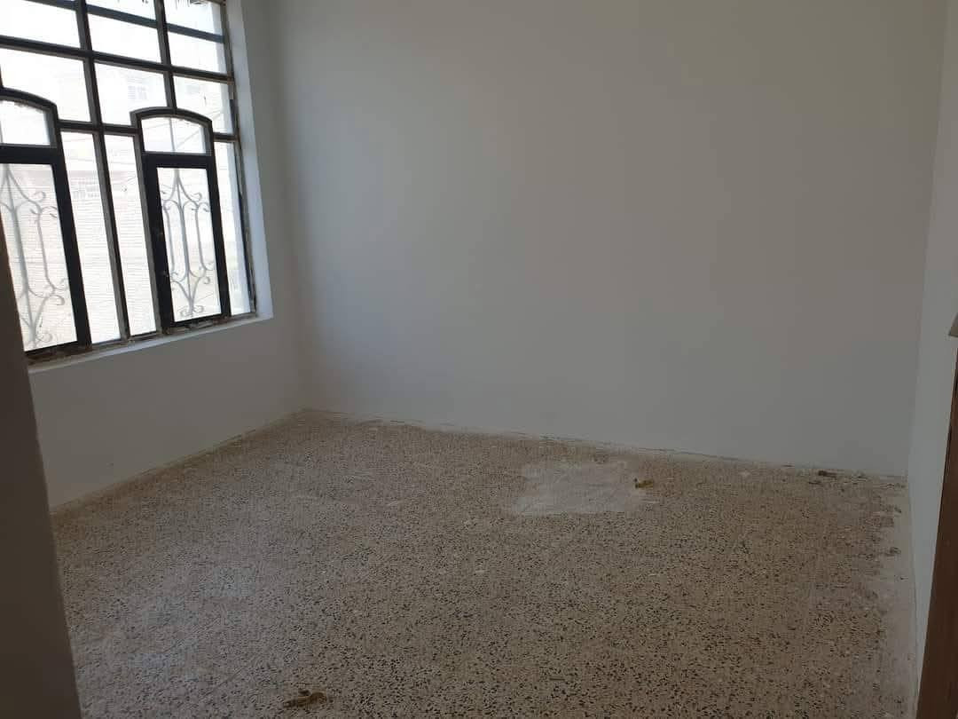 #للايجار  بيت 50 متر #االثعالبة-الاولى بغداد ب 10 الاف مربع ركن استقبال ومطبخ وغرفتين نوم كبيرة وصغيرة ومنطقة تبليط ومدارس وخدماتت
غرفتين واستقبال و مطبخ
 *********** بي واتساب
