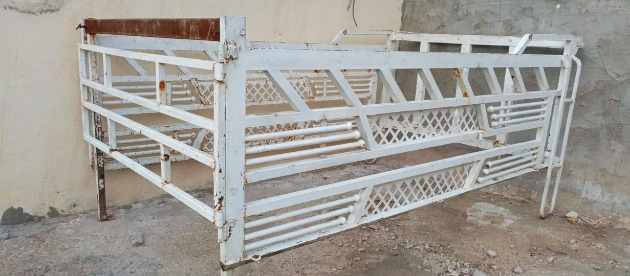 ياالله السلام عليكم محجر كيا للبيع السعر 250 الف وبي مجال حك الجيه رقم التلفون ***********
