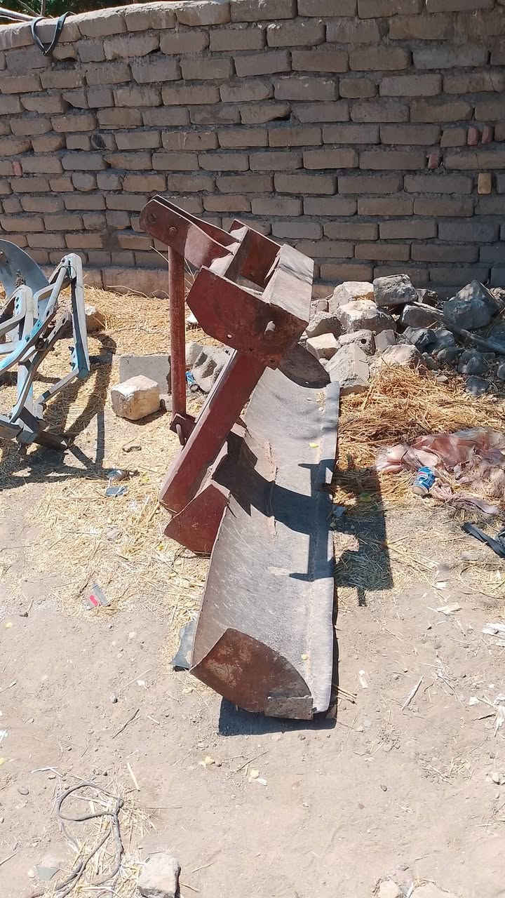سلام اعليكم فدان ومعدلان شوف العين كلمن وسعره تريد طبك العنوان نجف مشخاب ***********
