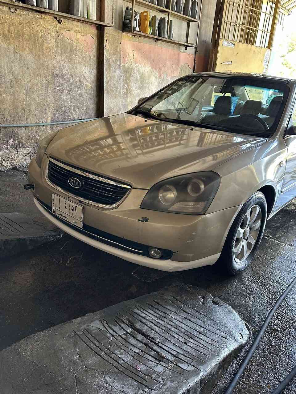 سلام عليكم 
ابتمه مديل 2006 
وارد امريكي 
محرك 6 
تبريد ثلج. 
حداديه جديده 
تخم تاير. جديد 
صبغ عام.  
70 وبيهه مجال 
الاستفسار ***********
