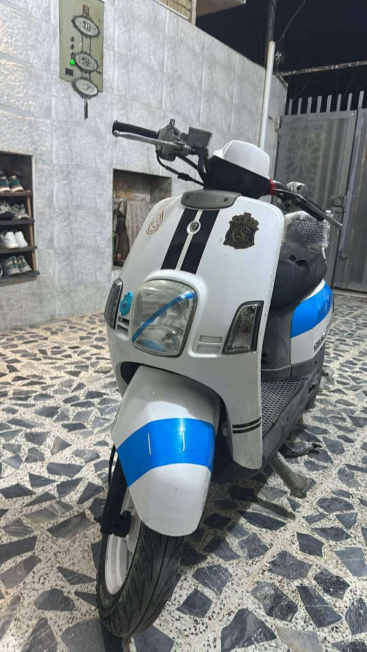 سلام عليكم
للبيع بوليس كفالة حاوية
صارلها جم شهر من طالعه دراجه جديدة كلش 
طالعه من ماكس العراق 
كفالة برغي تجاري مابيها ماشية ٣٥الف 
بكل وكت نكره سلف 
مكاني نجف حي الوفاء 
السعر ٩٠٠ وبيها مجال الدراجه تسوه تاخذها تترحملي برغي تجاري مابيها ودراجه مطلعها ع ايدي من ماكس العراق ومن دوام لبيت تجي وشوف بعينك النضافة 
مو شراي اطلع كبل لتصير لوتي براسي 
***********
