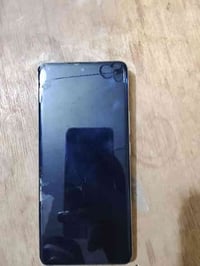 ريلمي 12 للبيع مكفول كفاله عامه ذاكره 512 سعر 300 الاتصال 07816639085