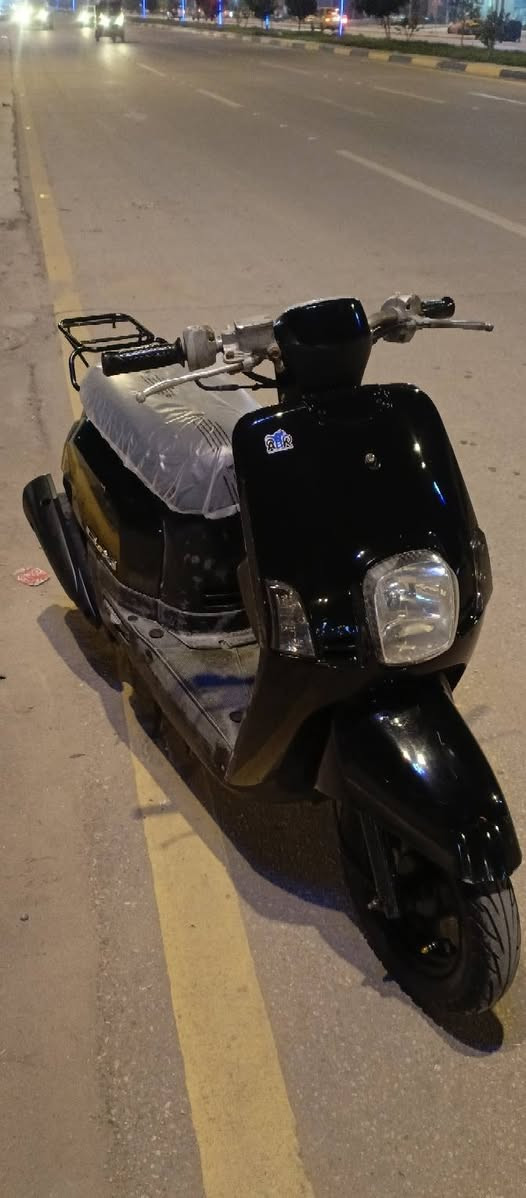 السلام عليكم دراجة بوليسي للبيع 
صارلهة شهرين مطلعهة من المعرض  دراجة جديدة كلش كفالة عامة  موديل ٢٠٠٨ شرط الفحص كهربائيات كلهة شغالة نگرت سلف 
دراجة نضيفة حيل 
السعر : مليون دينار وبيهة مجال حك الجية


**إذا كنت صاحب هذا الإعلان وتريد حذفه لأي سبب، رجاءا أرسل رسالة إلى الدعم الفني**