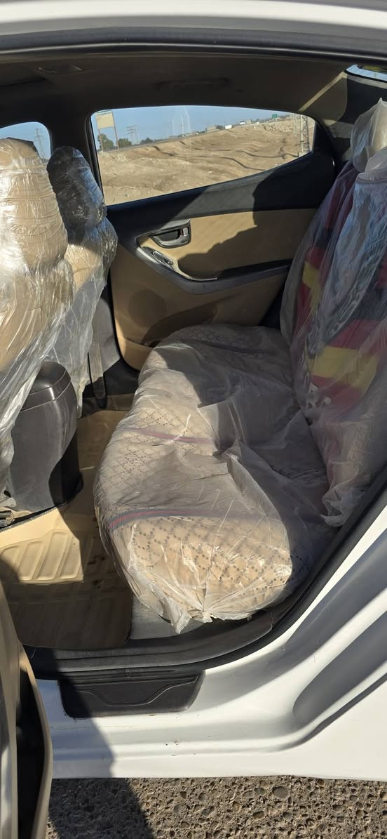 النترى 2012 خليجي رقم بغداد انكليزي بأسمي محرك ١٨٠٠
بيه سونار بالمنشور تبريد ثلج شاشه فتحه اشاير بالمري 
السعر ١١٥ وبيه مجال  مكاني ديوانيه قضاء عفك 
***********
