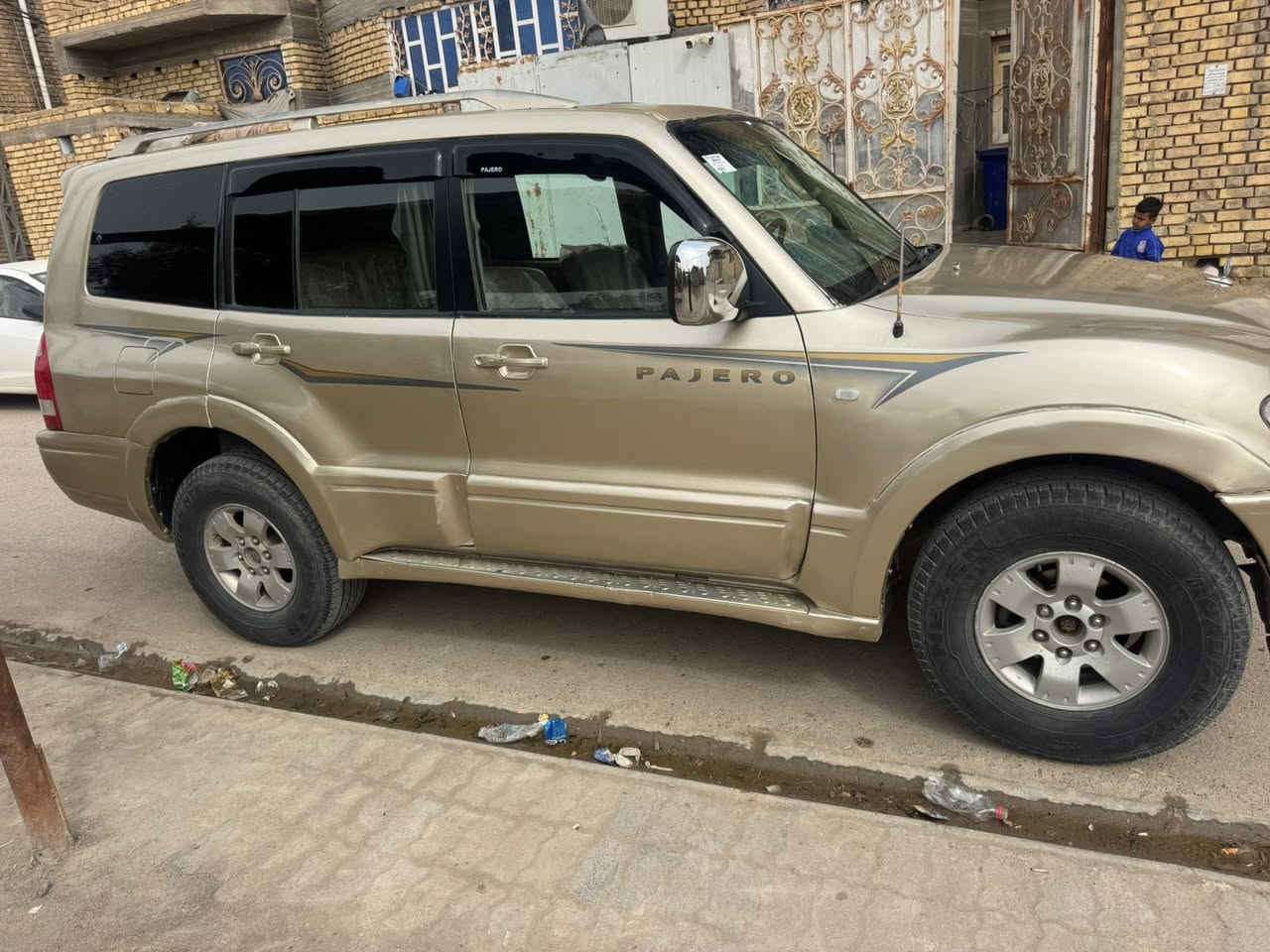 باجيور ٢٠٠٢ مصبوغه سياره حلو كلشي شقال بيها مكينه ٣٠٠٠ نقل جثه سياره حلو *********** هاذ راعيها )
