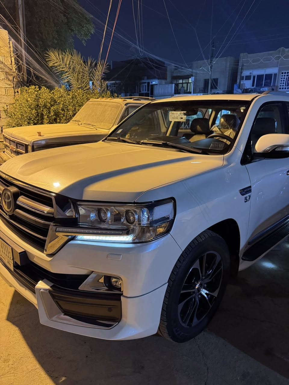 السلام عليكم اخوان لاندكروز 2021 vxs محرك5.7 السيارة كفاله عامه من الدعاميه لدعاميه السيارة فول مواصفات الي تجي مواصفات لكزس جكات لايتات ترحيب مري قلاب داخل السيارة قرميدي السيارة جديدة كلش وماشية 40 الف حقيقي مكاني بغداد السيدية وباقي تفاصيل السيارة على هذا الرقم ‭0770 060 8876‬
