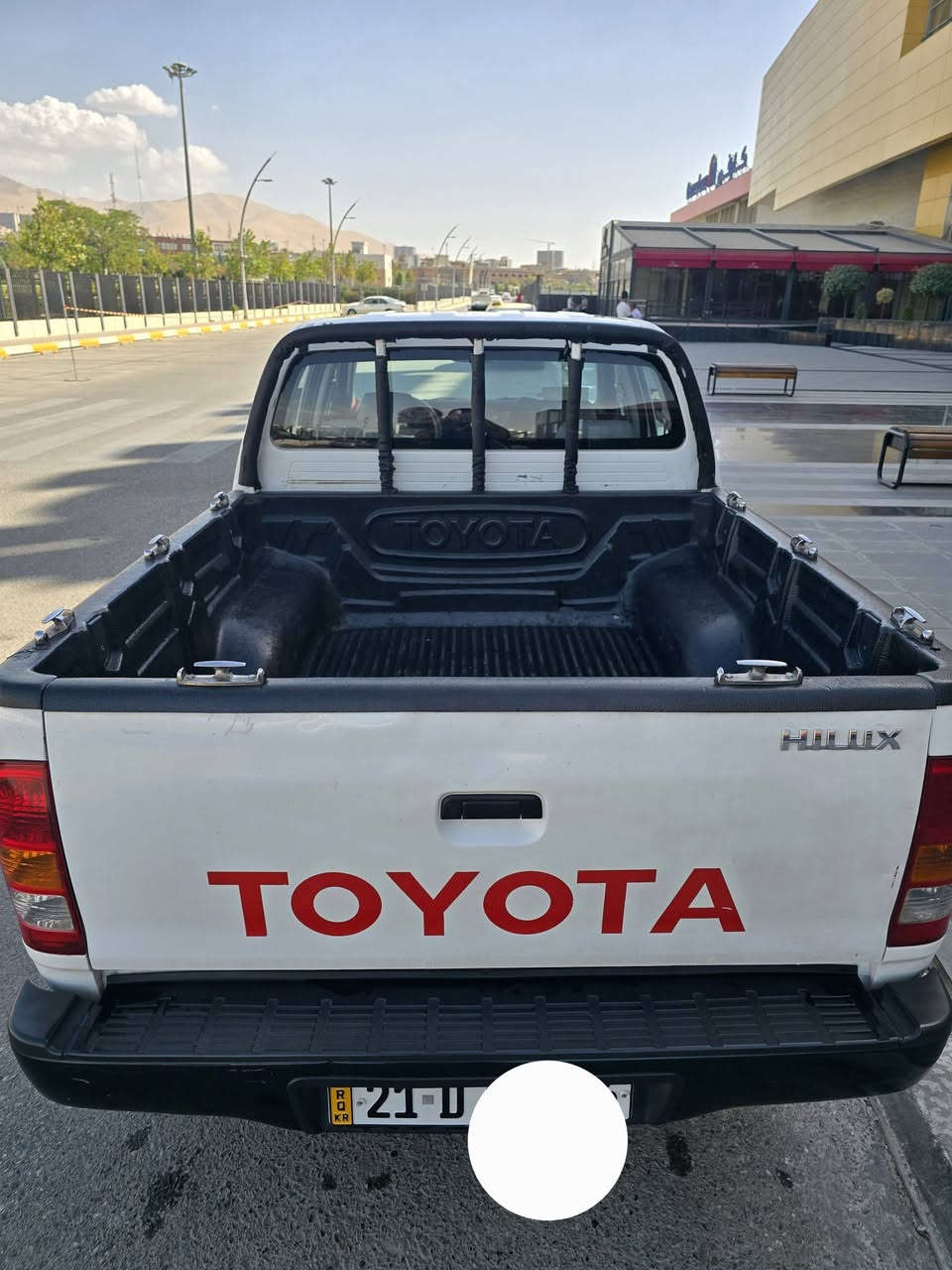 تويوتا هايلوكس ( مرزي ) 2010
- رقم سليمانية (الدولي )
- ( ضرر مابية ) كير عادي 
- كير + محرك مكفول
- تبريد مكفول

 - يرهم مراوس ب كية حمل
مكان / ديالى _ المقدادية ( شهربان )

للتواصل ***********
