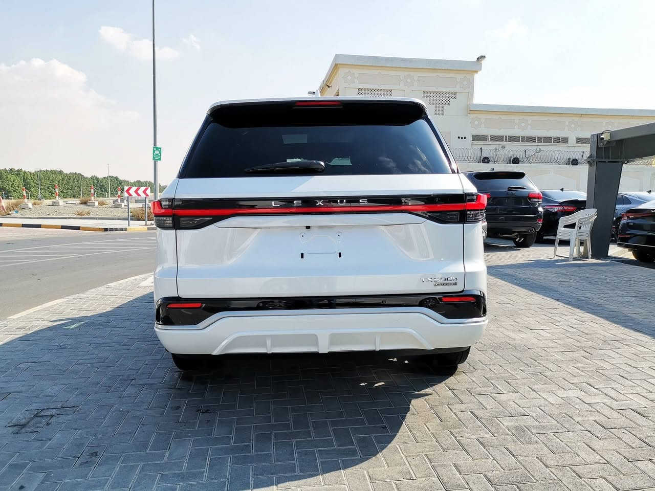 للبيع  🔥 الوحيده بالعراق  كله   مكفوله كلين تايتل 
 فول مواصفات
lexus TX500h  F1 sport direct4
حجم المحرك500  توربو و هايبرد   
قوة الحصانيه ٣٦٦ حصان
 موديل 2024 
هايبرد ماكسHybrid MAX
ماشيه 13 الف فقط 
مغلف ppf امريكي 
مواصفاتها 
اربع كشنات تبريد  و تدفئة 
ستيرن تدفئة
خمس كاميرات
داتاشو 
360°رادارات
اوتو بارك
سياقة ذاتيه auto pilot
حساس العيون مع نضام face id 
تواير خلفي يفتر مع ستيرن 
ابواب شفط 
كشن خزن 
ستيرن كهربائي 
شحن لاسلكي  
السياره مرقمه دهوك  رقم دولي   
مع موافقة تضليل  %80
مكانها دهوك  
سعر $68000
*********** واتس اب 
*********** اسيا
