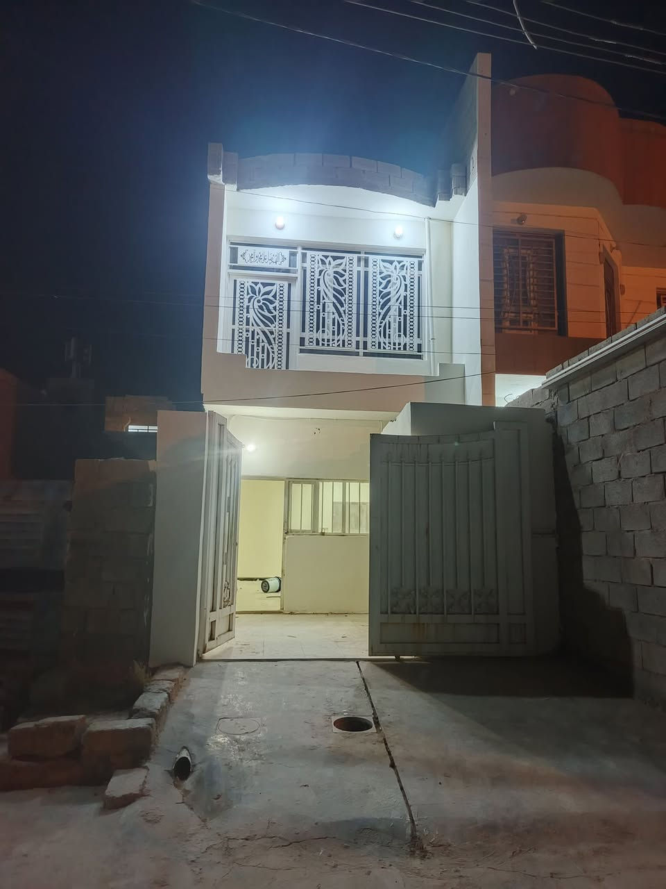 السلام عليكم متوفر مشتمل ليجار مساحه ٧٥
سعر الايجار ٢٠٠قفل 
مكانه حي المثنى قرب محطه الوقود 
ملاحضه البيت (مابي دونيه) 
الاتصال ***********
شوف المقطع وقتنع وخابرني
