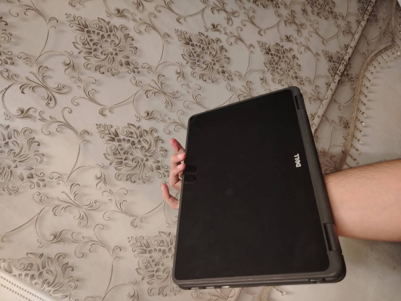 مرحبا لابتوب نوعية دل اخذتة جديد بس طلعلي خيار البوت والفرمتة يعني يحتاج اعادة تنصيب  طبعا يصير ايباد ويصير لمس ايضا السعر 50 الف  نهايته


**إذا كنت صاحب هذا الإعلان وتريد حذفه لأي سبب، رجاءا أرسل رسالة إلى الدعم الفني**