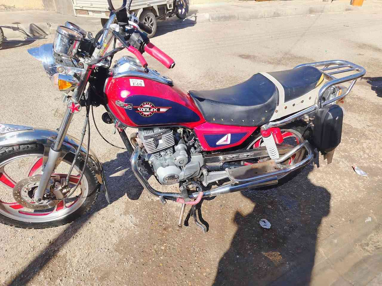 السلام عليكم وين الجنايه جنى شركه سولنك الأصلي دراجه 21 دراجه مكفوله كفاله عامه كهربائيات كامله تخم تاير جديد سعر 550 وبيه مجال بسيط مكاني بلدروز حي العصري للاتصال *********** مو شراي اروحلك فدوه لا دوخني
