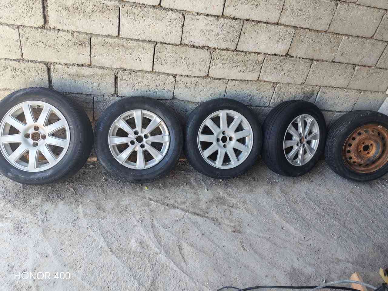 السلام عليكم عندي هاي الغراض بسعر مناسب جدا الي يحتاج شي يتصل ومراح اقصر وياه
***********
