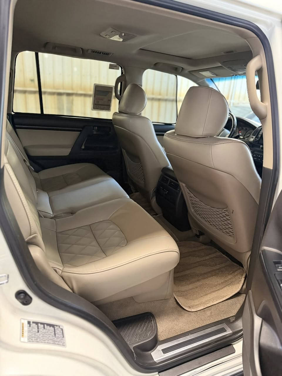 سلام عليكم للبيع لاندكروز 2011 ستينيه اصل رقم بغداد مكفوله كفاله عامه ماشيه163 حقيقي تحويل مباشر فول واحد على واحد  مكان سياره بغداد سعر سياره 340 وبيهه مجال بصيط اي ستفسار اتصل وخادم ***********
