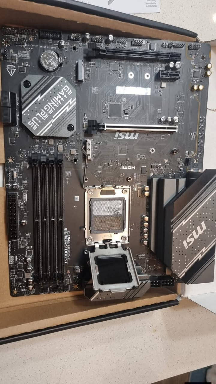 اخوان هذا مبرد ومذربورد
#المبرد شغال بس الشاشه مالته من تشغلها بيها ضربه و

 #المذربورد البنات بيهن خلل معوجات
 الي يستفاد منهن ينطيني بيهن شعر بالي يرضي الله وبالعافيه


**إذا كنت صاحب هذا الإعلان وتريد حذفه لأي سبب، رجاءا أرسل رسالة إلى الدعم الفني**