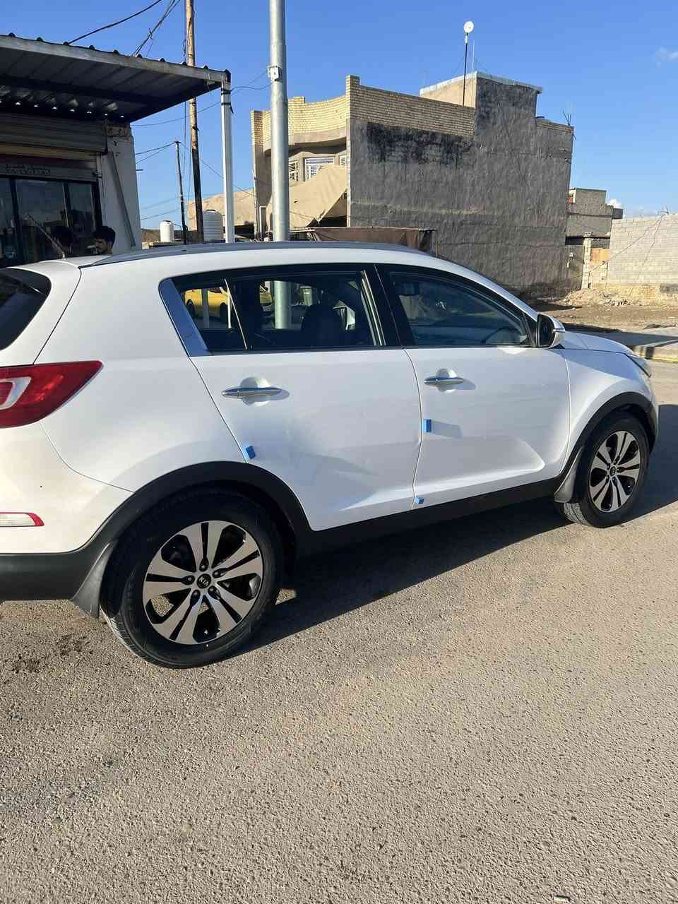 السلام عليكم كيا سبورتج 2011 رقم بغداد انكليزي سنويه بيها قطعه صبغ والسونار موجود بالصور محرك كير تبريد كفاله السياره فول مواصفات عده البصمه شاشه كامره كشنات جلد تحكم مري شفط مري تحكم ستيرن مكاني اللطيفيه الرقم للتواصل 
اسيا /*********** 
السعر 138 وبيها مجال للشراي
