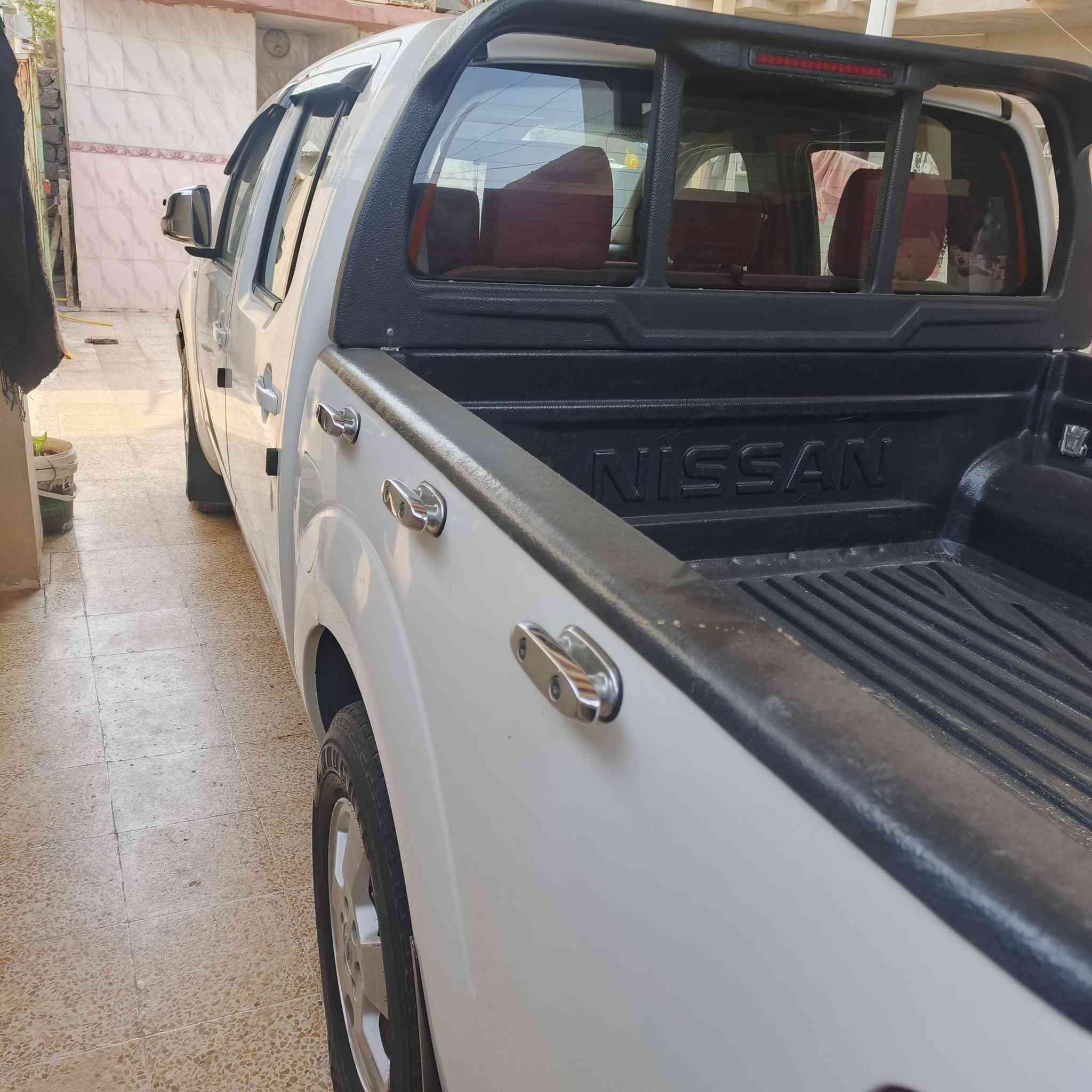 السلام عليكم ورحمة الله وبركاته
سعر مناسب جداً
نيسان نيفارا موديل 2009 
السياره مكفوله من كل شيء 
تبريد الثلج 
السنويه ساقطه 
شرط تروح لهزه كامله السياره 
شرط التحويل 
سعره 100 وبيها مجال 
رقمي ***********
