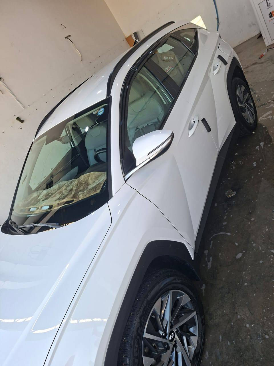 السلام عليكم سيارة توسان مودديل 2023مكفولة  جديدة الاتصال على  *********** سعر 225
