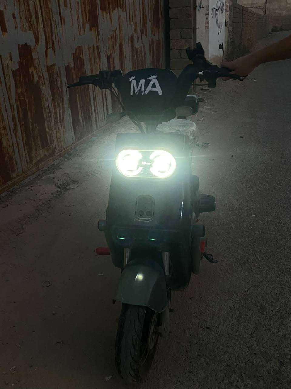 سلام عليكم ماطور شحن يرادلو فقط سكريته باتريات خمسه نضافف. سعروو 225 الف وبي مجال للطين


**إذا كنت صاحب هذا الإعلان وتريد حذفه لأي سبب، رجاءا أرسل رسالة إلى الدعم الفني**