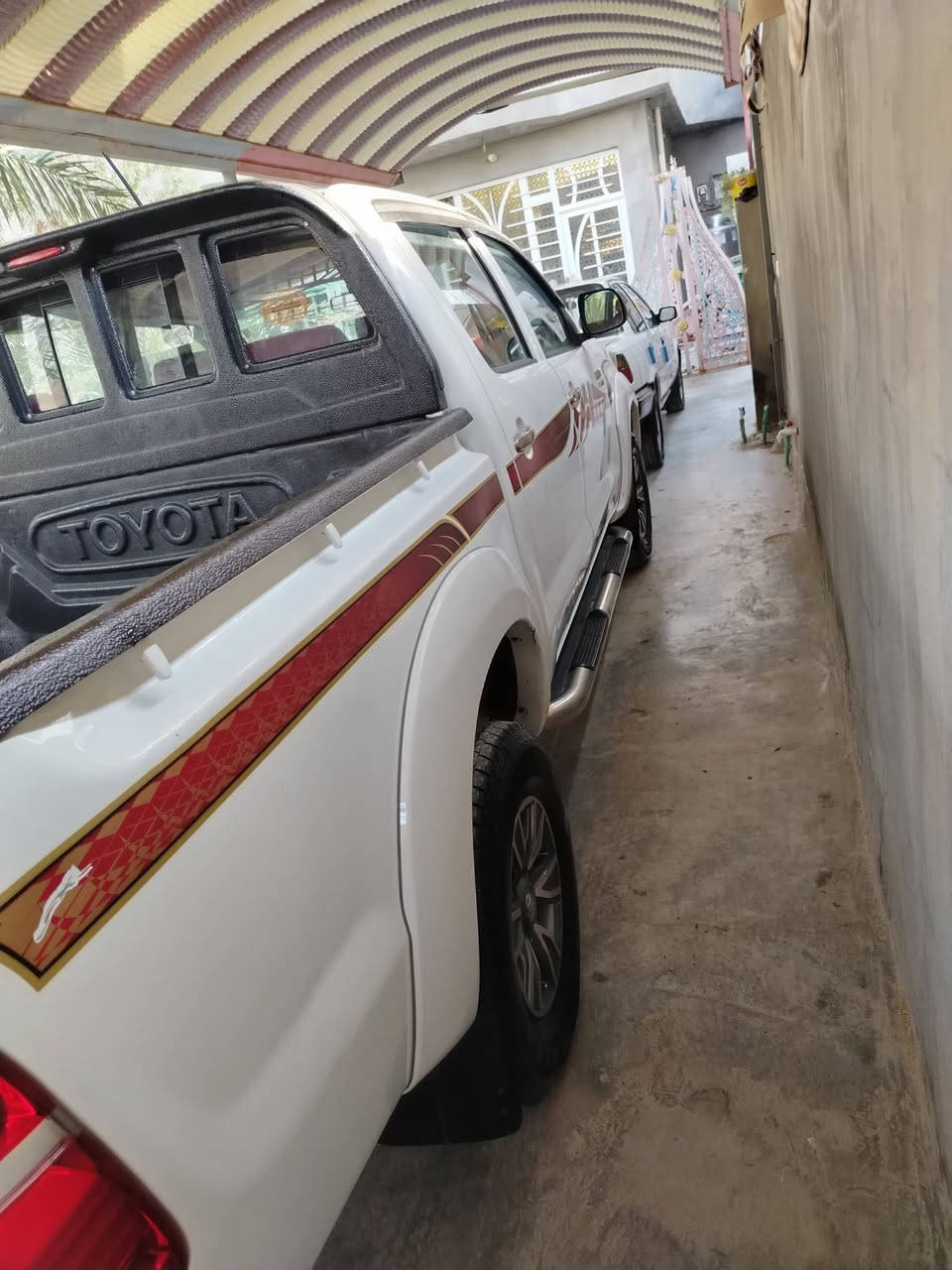 السلام عليكم
تويوتا موديل 13 فور ويل رقم أربيل ماشيه 196 ألف مكفوله كير اوتوماتيك وتبريد خير من الله السيارة نظيفه
  السعر 235 وبيها مجال حك الجيه مكان ديالى ***********
