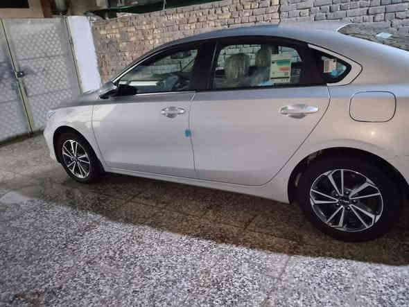 سلام عليكم
سيراتو خليجي 
ضمان دوليه
مديل24 فول موصفات
محرك 2000
فتحه مري شفط 
ماشيه 24الف عله وضع شركه 
سعر 193بيهه مجال 
مكاني بغداد 
رقم ***********
