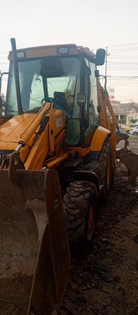 جي سي بي 2004 • رقم اربيل • قير ومحرك شرط