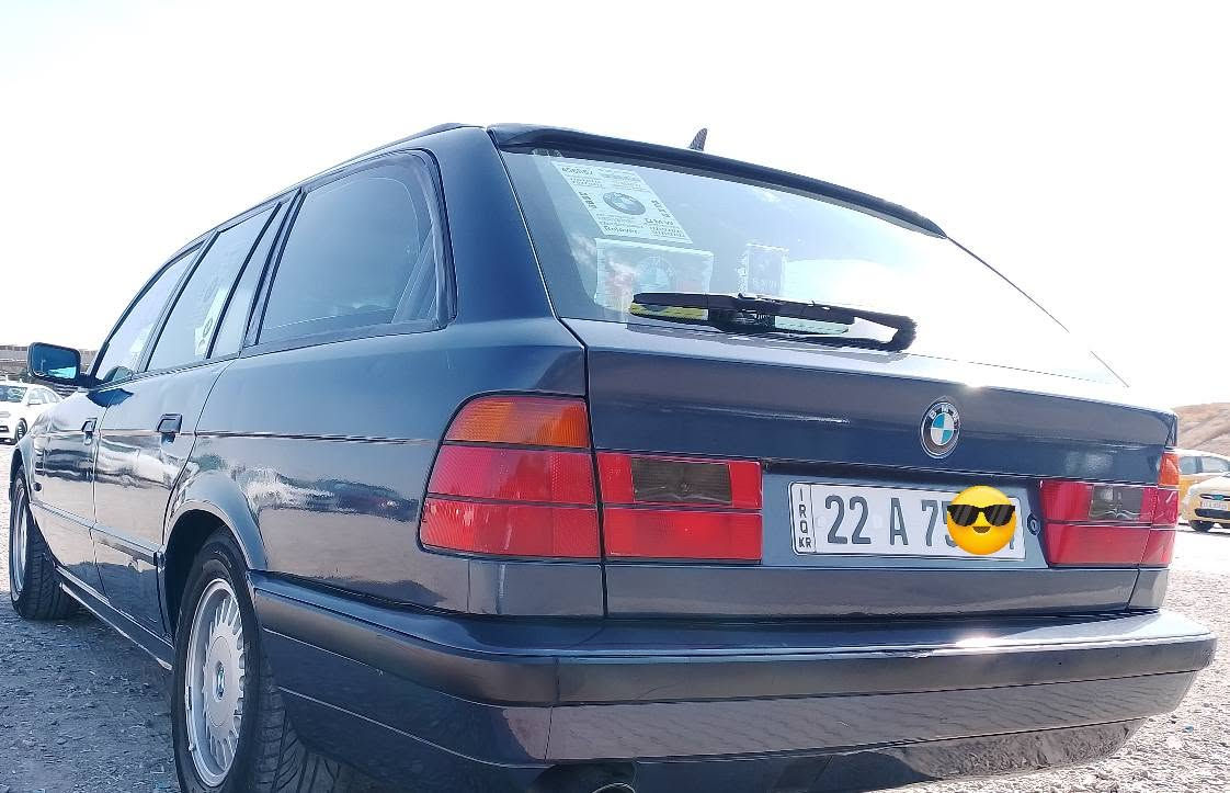بي ام موديل 93 استيشن 525 بلاد كير عادي تبريد ثلج رقم سنويه هزه جديد بسمي شرط تحويل او وكاله سيارة بدون اي حادث كلير عام لجمالية الشراي يتصل *********** سعر 40 كركوك, العراق
