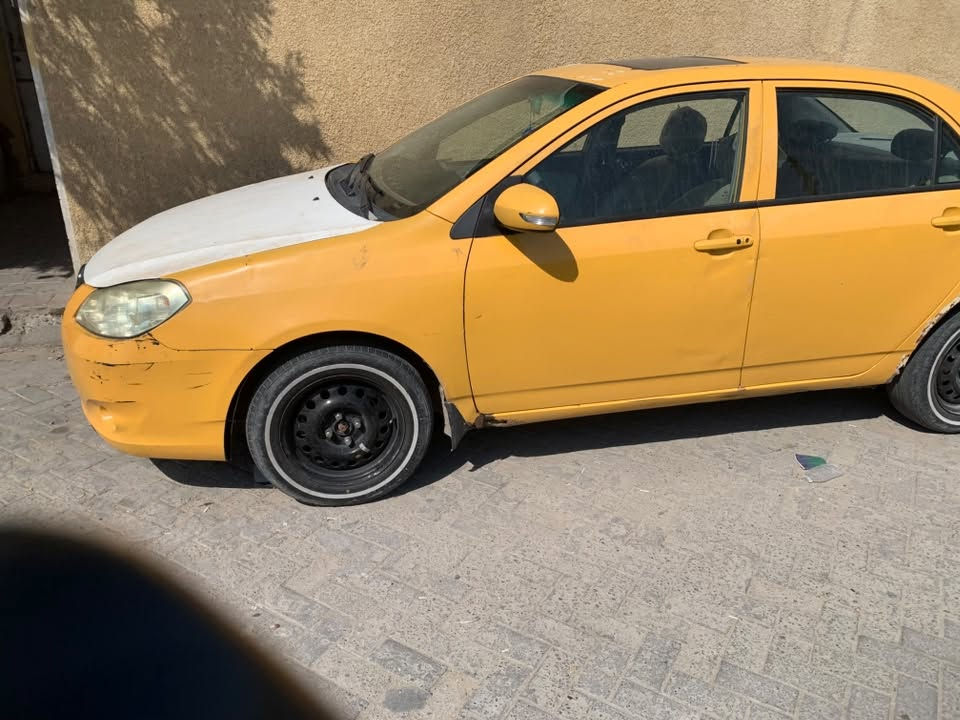 سلام عليكم بيوادي البيع مديل 2013 فول محرك و كير وتبريد خيرمن الله ما مسجله بل هيئه مطلوبه  للمرور 270الف أبيع سياره مطلوبه مصرف رافدين و راعيهه جاي يسدد سياره كما بصور سعر قفل (25)$$ مكاني بغداد مدينة ***********

