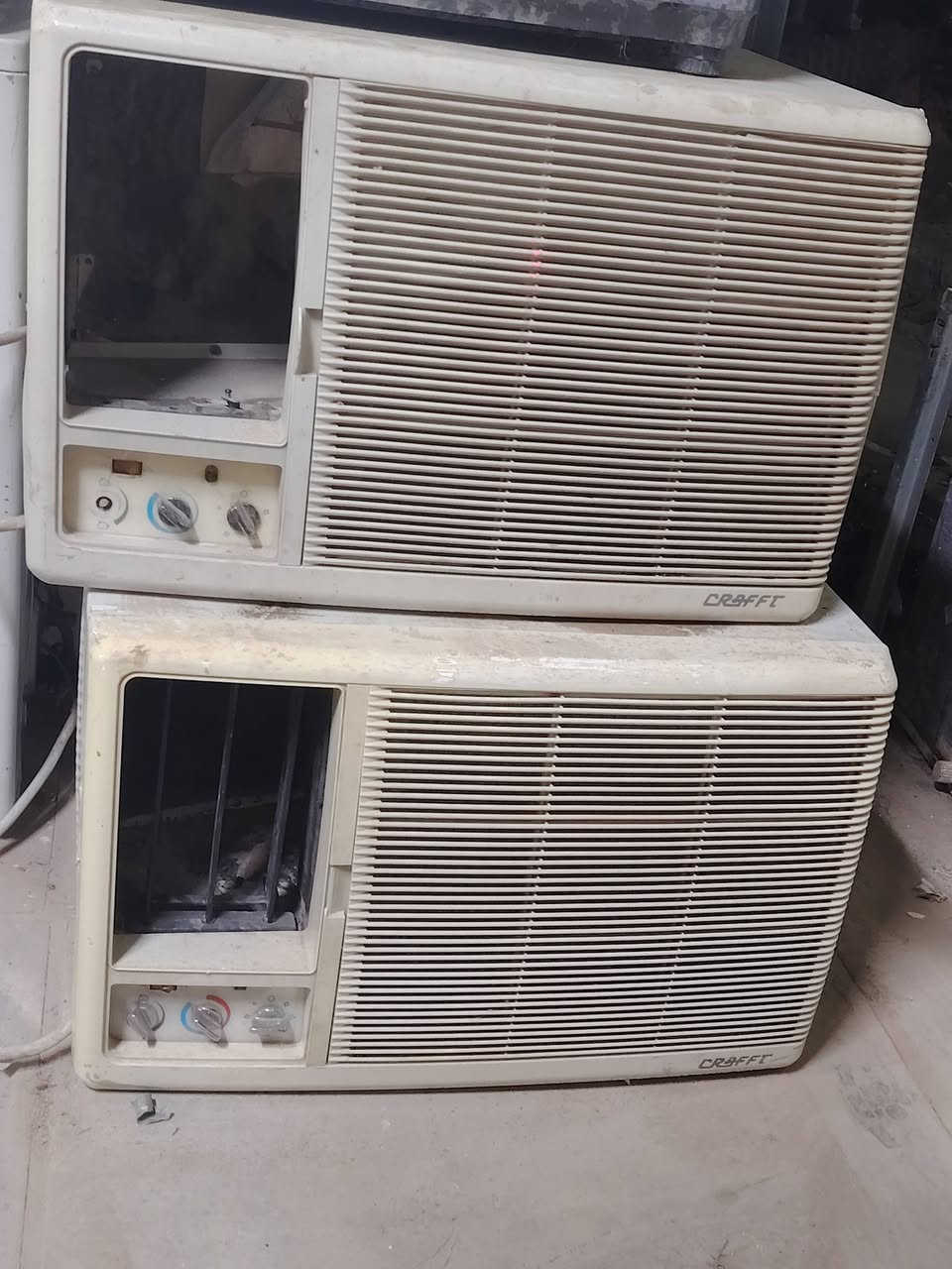 براد ومكيفات كلهن ع شرط مكان الحمزه الشرقي ***********
