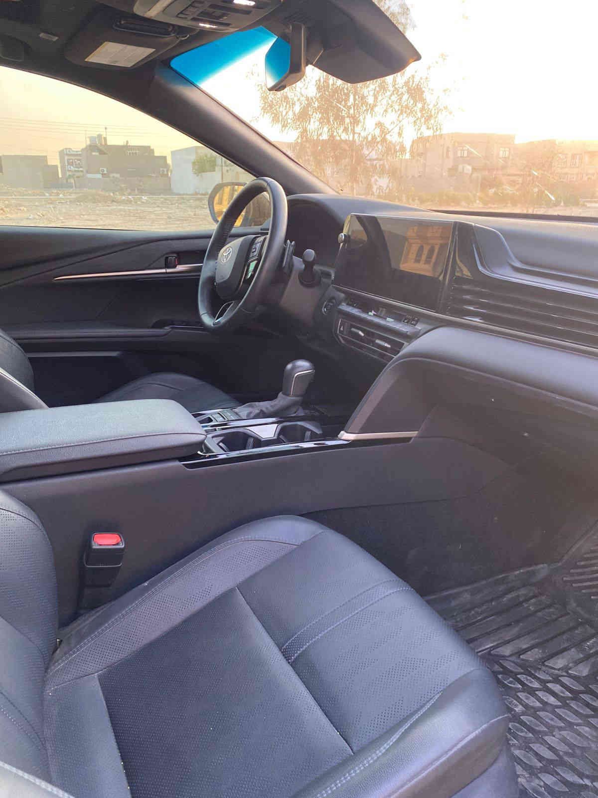 بسم الله الرحمن الرحيم 
على بركة الله 
كامري مديل2025 هايبرد /امريكي XSE يعني مفولة مواصفات 
ماشي 22 الف كيلو متر وليس ميل 
سيارة ماشاء الله تبارك الرحمن فول فول 
بيها شلعة مخيفة كعدتها وقيادتها ميحتاج اسولف بيهن روعة ماشاء الله 
عايزه فقط ترقمها وين مايعجبك بس رقم عربي وتعرفون رقم الهايبرد يمكن ب300 الف  
استيرادها باسم اخوي 
حادثهة مثل ما موضح بلصور 
وصبغت جااملغ وربع باب سايق وشبر چاملغ خلفي ومثلث من البونيد شرط بدون دواخل ولو هوة مبين بلصور واضح حادثا كلش حلو 
ارباك ستيرن مرجع شركة  فقط تنزللها برنامج وتتوكل عل الله 
للاستفسار الاتصال *********** /عنوان صلاح الدين قضاء الدور 
السعر 264 وبيها مجال للشراي
