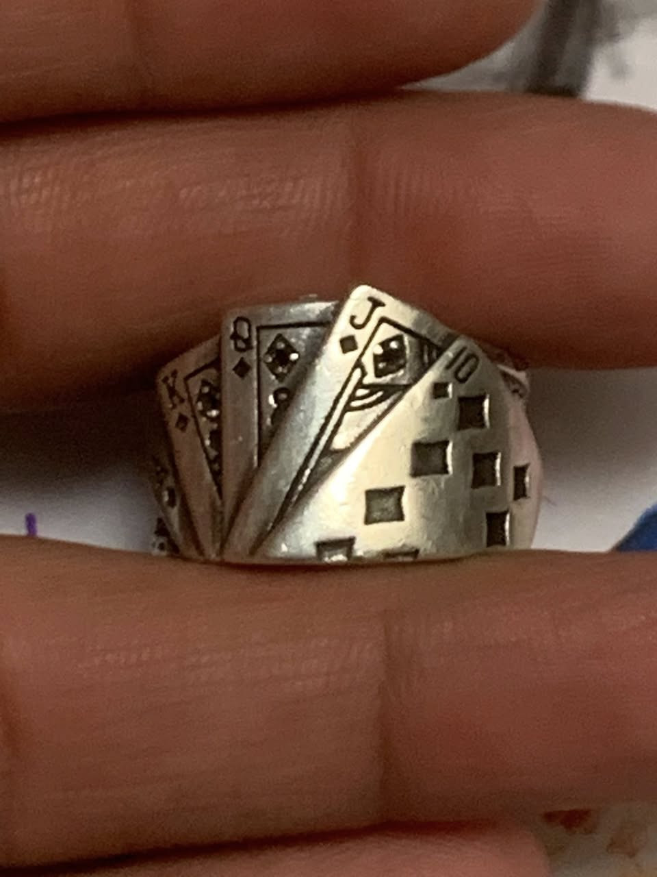 اللهم صل على محمد وآل محمد وعجل فرجهم
خاتم فضه نقيه ٩٢٥ صياغه اجنبيه على شكل ورق البوكر

شبابي فري سايز الخاتم يتكبر ويتصغر يلبس قياس من ٩ لحد ٢٢ تقريباً اكثر

السعر ٥٠ الف مع التوصيل نهائي قفل


**إذا كنت صاحب هذا الإعلان وتريد حذفه لأي سبب، رجاءا أرسل رسالة إلى الدعم الفني**