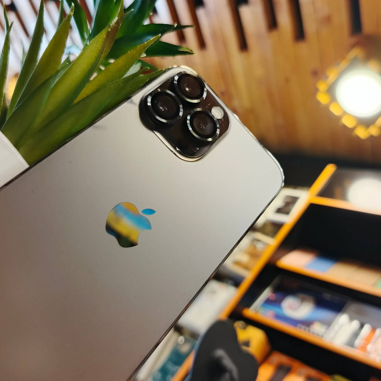 #متاح هاتف مستخدم  ❤

# iphone 13  pro max

الذاكرة  256 GB
البطارية 100 % 
الهاتف مستبدل شاشة اصلية (( بدون اي عطل ))
#السعر  425 الف فقط 

#العنوان _الانبار _قضاء هيت _ شارع حامي حميد _مجاور مجمع الملكة أو مقابل مكتبة الأقلام _ مركز الباشا 💥
#لتواصل معنا : 
واتساب / ***********
الانستا / albasha-mople
