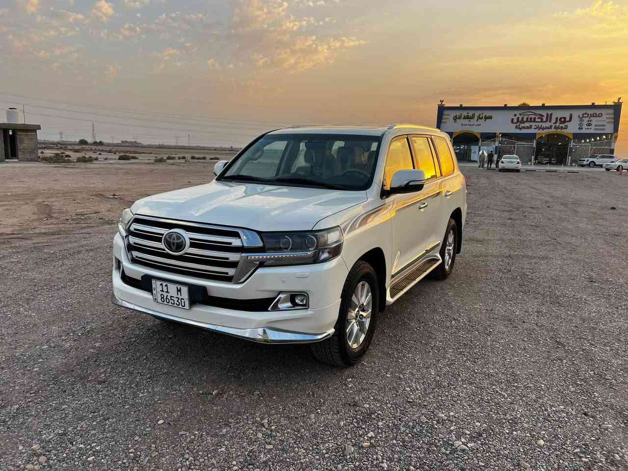 سلام لاندكروز للبيع لاندكروز موديل 17 فول مواصفات السعر خمس شدات وبيه مجال رقم موبايل ***********
