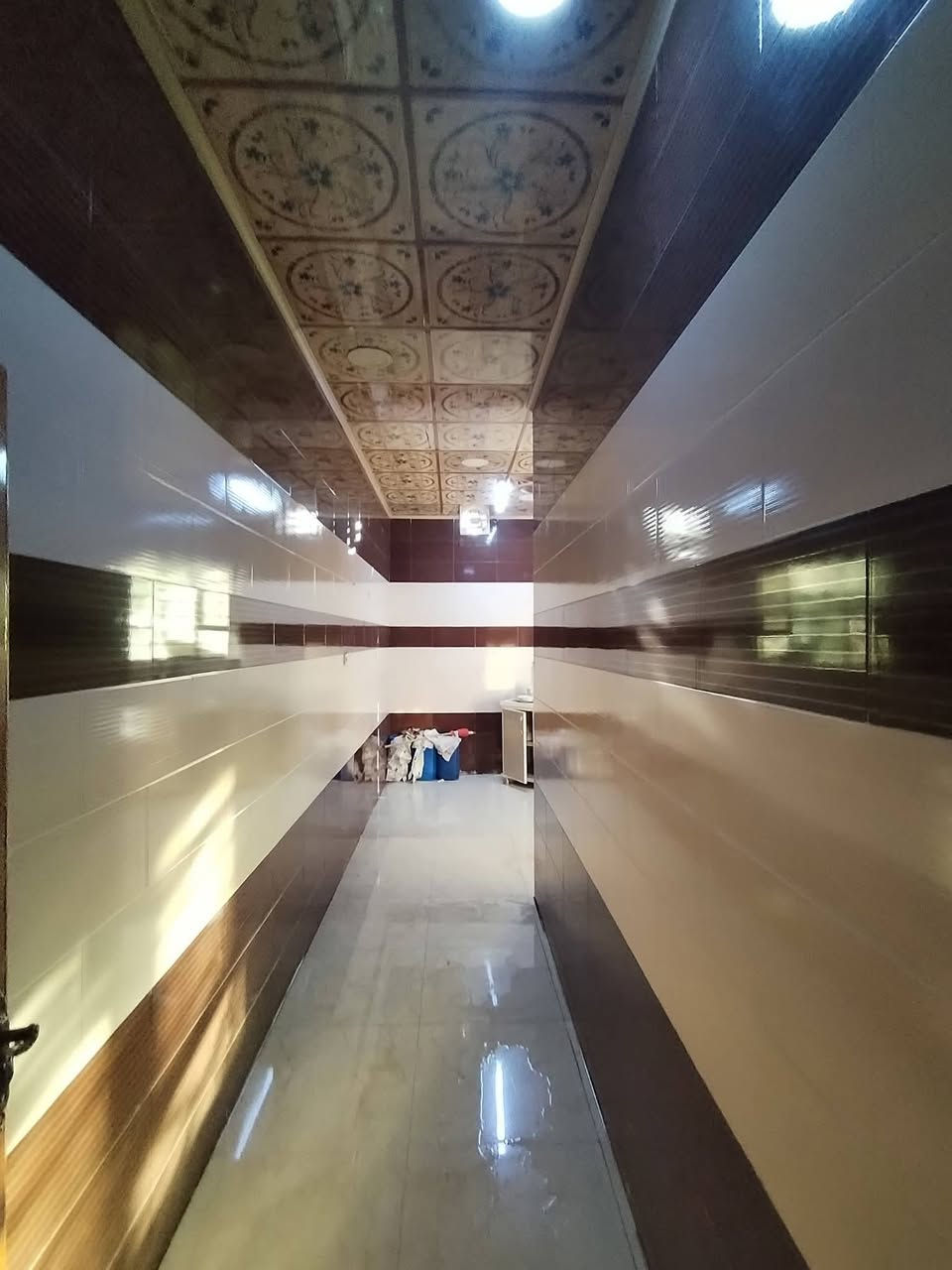 🔴 دار للبيع 🏘🔑🔑FOR SALE 

🔴الموقع👀 حي الأخاء الثانية قرب شارع اربيل

🔴 ملك صرف طابو الزهور

🔴مساحة الدار ( 150 ) متر

🔴الواجهة (6) متر

🔴 طابق ونص بناء 2019

🔴  يتكون من 3 نوم وهول واستقبال ومطبخ وصحيات.. 

🔴للأستفسار عن عروضنا العقارية المتميزة وأسعارها ⤵️مراجعة

          🎖تاج الملوك للعقار🎖
     

🔴العراق↔️الموصل↔️ حي الاخاء سايدين كنيسة تايتنك مقابل البسة الأصدقاء أو ألتواصل معنآ ⤵️على الارقام
☎️(*********** احمد العبيدي 
☎️(*********** احمد العبيدي
