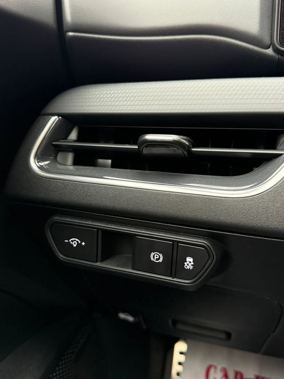 سلام عليكم
k4 gt  للبيع فقط رقم بغداد 
السيارة فول مواصفات حادث بنيد ودعامية مبدل و رصعة بالصندوك فقط
بدون دواخل بدون شاصي

١_ بانوراما
٢_محرك 1600 تيربو
٣_كشنات جلد كامل
٤_تدفئة بالكشن
٥_ سستم صوت هارمن
٦_كشن سايق كهرباء
٧_ويل كب 18
٨_اشاير مري
٩_بصمة وتشغيل عن بعد 
١٠_ رادارات 360 
١١_تحكم تبريد بالشاشة 
١٢_ قطعتين تبريد
١٣_شفتات ستيرن

ملاحظة السيارة كل قطعه بيها اصلية ماكو شي تجاري جاهزة للاخير بدون نواقص 
مكاني الدورة الميكانيك
سعرها 195
***********
