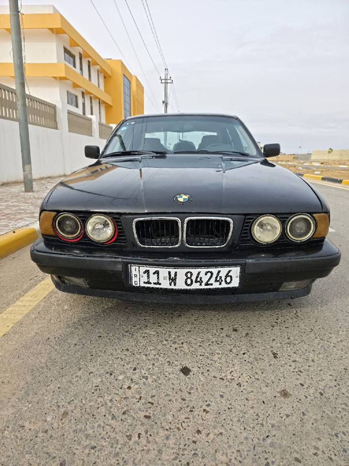بي ام 525i البيع كامله من كلشي تبريد ثلج حداديه 80٪ السعر 55 وبيها مجال كربلاء عين التمر مداور ثاني يوم *********** كربلاء, العراق

