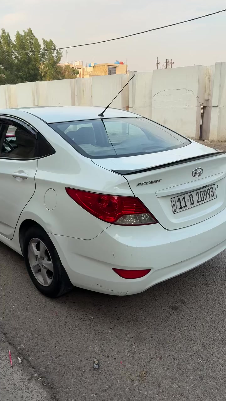 🚗 للبيع اكسنت خليجي
هيونداي اكسنت موديل 2015  
مكينة 1.6 قوية واقتصادية  
كير اوتماتيك ناعم  
نظام ECO / اقتصادي  

المواصفات:  
شاشة + كاميرا خلفية  
 تدفئة / تبريد  
مرايات كهرباء  

السيارة بأسمي 
تقرير الفحص (مرفق بالصور).

📍 الموقع: بغداد  

💰 السعر: 95 ورقة

📞 للتواصل: ***********
