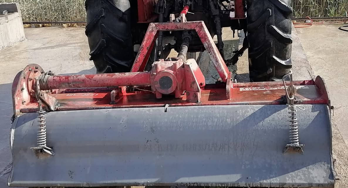سلام عليكم رفاسه للبيع تركي حجم 185 ثقيل سعر١٧٠٠ وبيةمجال ***********.      ***********
