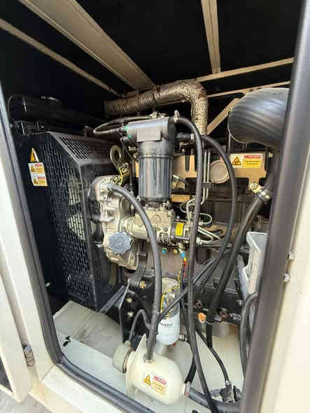 🔹 للبيع مولدة تكسان أصلية – Teksan Original Generator 🔹
💪 القدرة: 30 كيفي
⏱️ عدد ساعات التشغيل: 3489 ساعة فقط
🔇 نسبة الكاتم: 90%
🇹🇷 المنشأ: صناعة تركية أصلية

تنبية ‼️
يتوفر لدينا مولدات 
✅مستعمل .
✅جديد زيرو .
✅تأجير مولدات  كافه الاحجام .
⸻

🔧 خدمات ما بعد البيع:
 • ✅ ضمان تشغيل فعلي عند التسليم
 • ✅ ضمان على المحرك
 • 🔄 خدمة استبدال المولدات القديمة
 • 🧰 مراوس مولدة متوفرة حسب الطلب
 • 👨‍🔧 خدمة صيانة ودعم فني متواصل

⸻

📍 الموقع:
بغداد – الكرادة – شارع 52 – كمب سارة

📞 للتواصل والاستفسار:
[***********] اسيا 

⸻

⚡ معرض الأخوين – ثقة تُشغِّل حياتك ⚡
