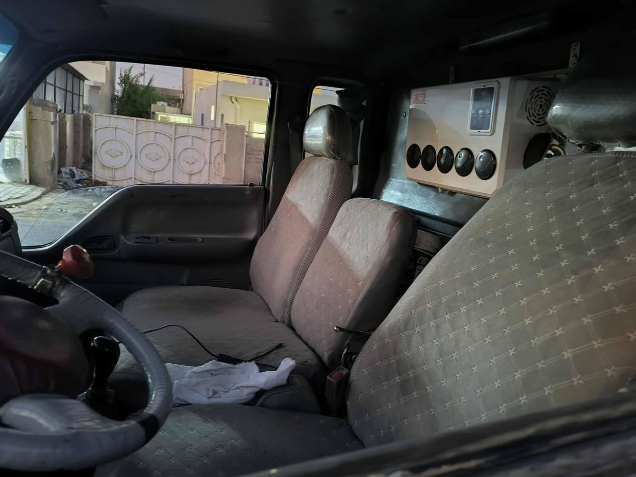 كيه حمل موديل ٢٠٠٠ فونتيره قماره قلاب رقم بغداد السعر ٨٥ وبيه مجال *********** او ***********
