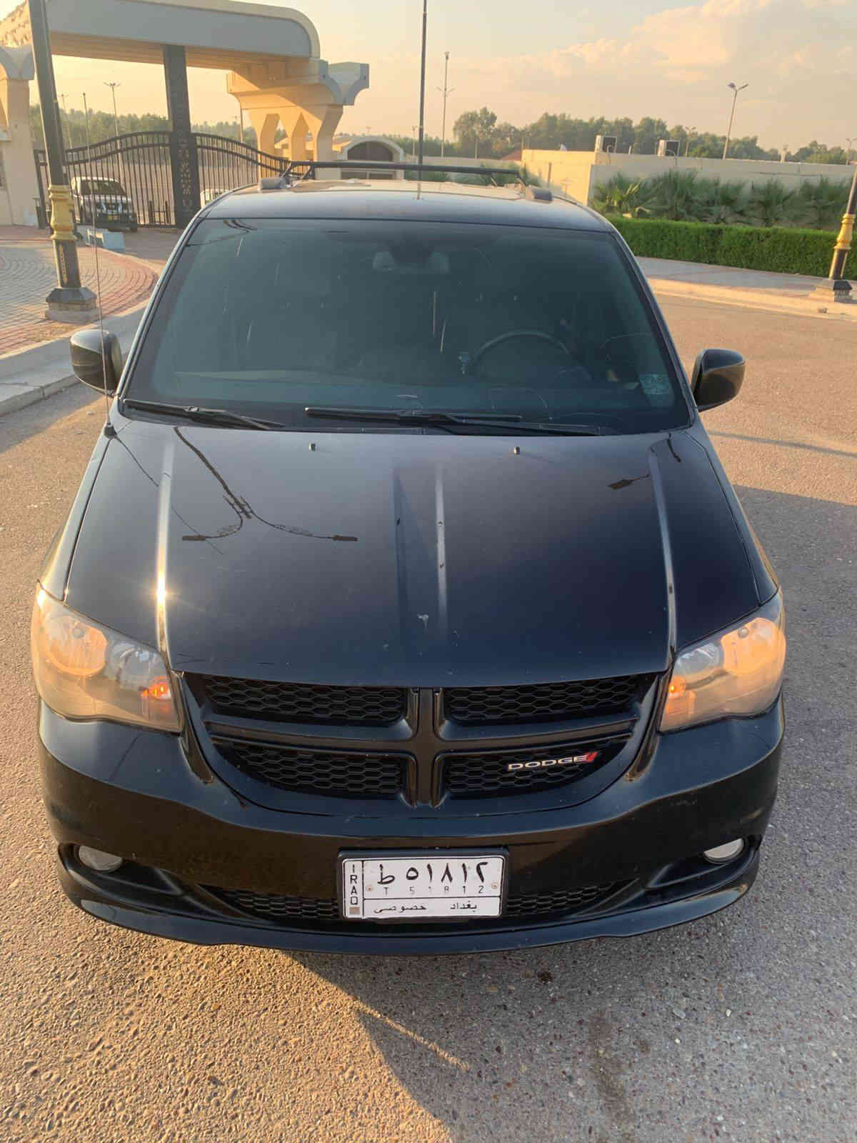 السلام عليكم 
دوج كرفان فئه GT
موديل ٢٠١٩
حادثها جداااا بسيط وبدووووون ايرباك 
فقط جاملغ وبنيد ومبدل بلادي 
جاهزه من جميع النواحي

المواصفات  
بيبان وجنطه كهرباء
كشنات منفصل 
٣ قطع تبريد
شاشه اعطال
فرس سقف 
كشنات جلد مع تدفئه في المقاعد الأمامي 
ستيرن هيتر 
داخل اسود 
مضخم صوت بلادي 
بردات بلادي خلفيه 
فرس وسطي
وباقي مواصفاتها معروفه 
السعر (188)ورقه
رفم بغداد بأسمي فحص وهزه جديد 
تحويل مباشر 
مكاني بغداد كميره قرب الجزيره السياحيه 
*********** سيد أمير
