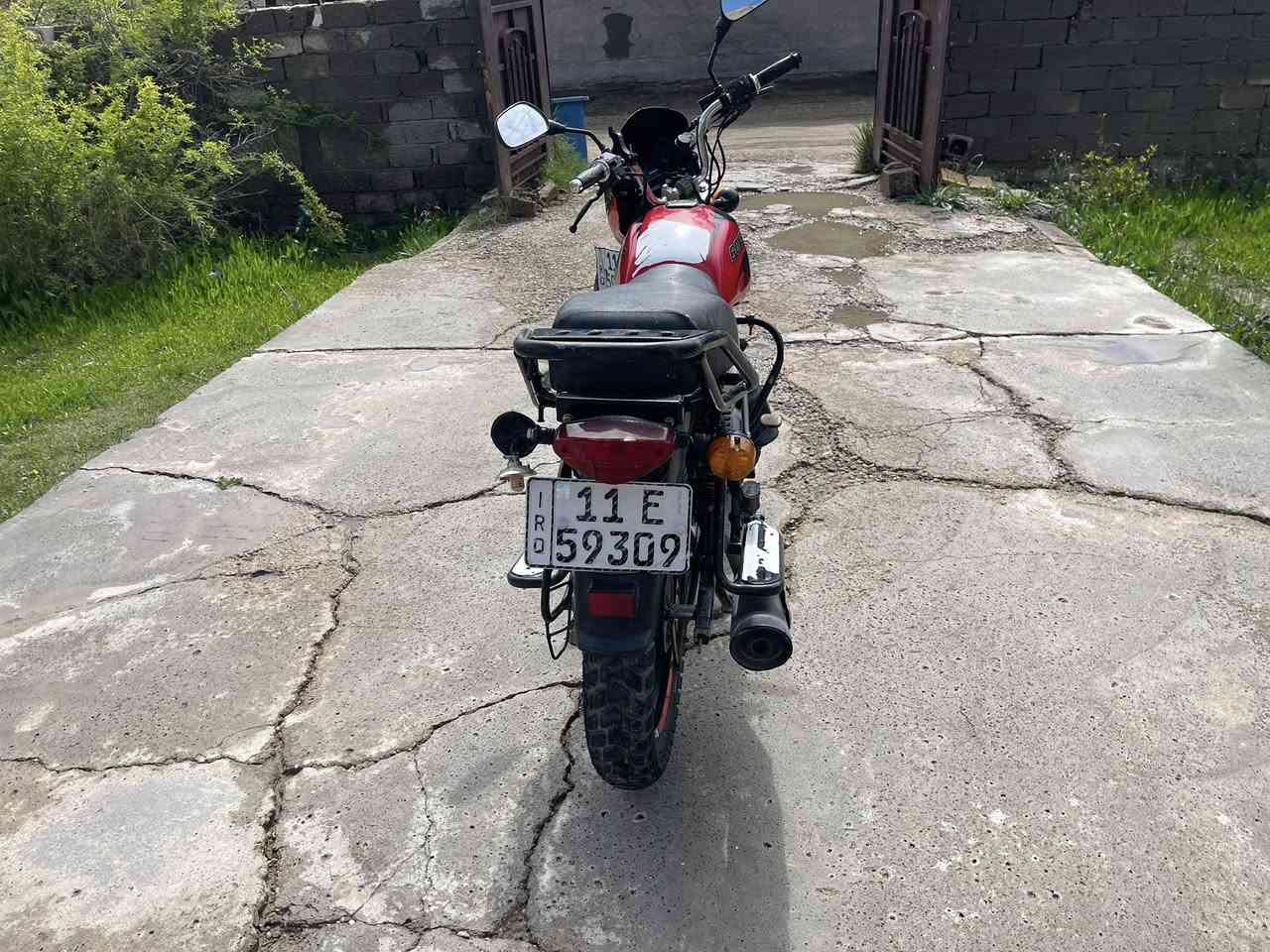 سلام عليكم دراجة بوكسر 2023نازلة بل2024 دراجة نضيفه محرك نضيف مابيها اي نقص فقط اشارة امامية يسرة واشارة خلفية يمنة ودواسة الي يم البريك مثل ماموضح بلصورة رقمها بغداد وبسمي تحويل ثاني يوم مكاني بغداد ناحية الرشيد قريب عل سريع جديد اليوسفية سعرها ٢٣٥٠ وبيها مجال حك الجية وتساب ***********
