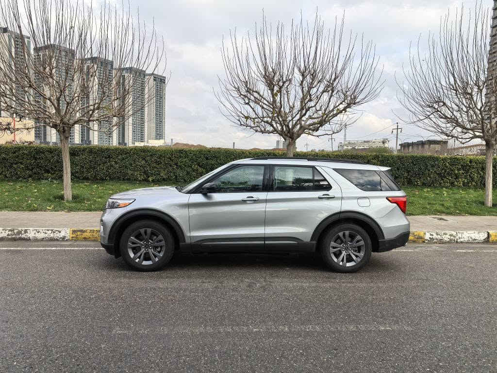 🚙 **للبيع | Ford Explorer XLT 2022** 🚙

📍 **الموقع:** أربيل
📞 **للاتصال:** ***********

━━━━━━━━━━━━━━━━━━

🔹 **معلومات السيارة**
• الموديل: **2022**
• الفئة: **XLT**
• العداد: **48,000 Mile**
• **شرط مكينة وكير**
• **شرط تحويل وخالية من الغرامات**

━━━━━━━━━━━━━━━━━━

✨ **المواصفات**
✅ بصمة أبواب + بصمة تشغيل
✅ تشغيل عن بُعد (Remote Start)
✅ مقاعد جلد
✅ مقاعد كهربائية
✅ مقاعد VIP
✅ تدفئة المقاعد + تدفئة المقود
✅ صندوق كهربائي
✅ تبريد مركزي
✅ إنارة LED / زينون
✅ رادارات أمامية + جانبية + خلفية
✅ حساسات أمامية وخلفية

━━━━━━━━━━━━━━━━━━

📋 **تفاصيل الحادث**
✔️ بجم خلفي (كبس)
✔️ ربع جاملغ خلفي فقط
✔️ بدون دواخل
✔️ الإيربك: بردة فقط وتم إرجاع السيستم

━━━━━━━━━━━━━━━━━━

💯 **سيارة فول مواصفات، نظيفة جداً، جاهزة للفحص.**

📍 **العنوان:** أربيل
📞 **للاستفسار:** *********** أربيل, العراق
