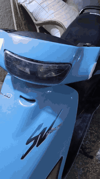 السلام عليكم للبيع دراجه نوع فراشه 140 مكفوله كله شغاله حتى الكهربائيات شغاله والسلف والهندر نضافه 80% المحرك مكفول السعر 450 وبيه مجال مكاني حله نادر 2 للاتصال ***********
