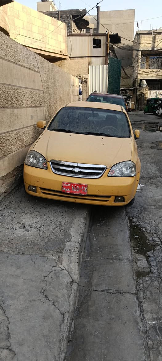 السلام عندي سياره اوبترا موديل 12 رقم بغداد صاحبها موجود وتحويل والسياره نظيفه وحلوه السعرب38 مكان السياره بغداد *********** للاستفسار
