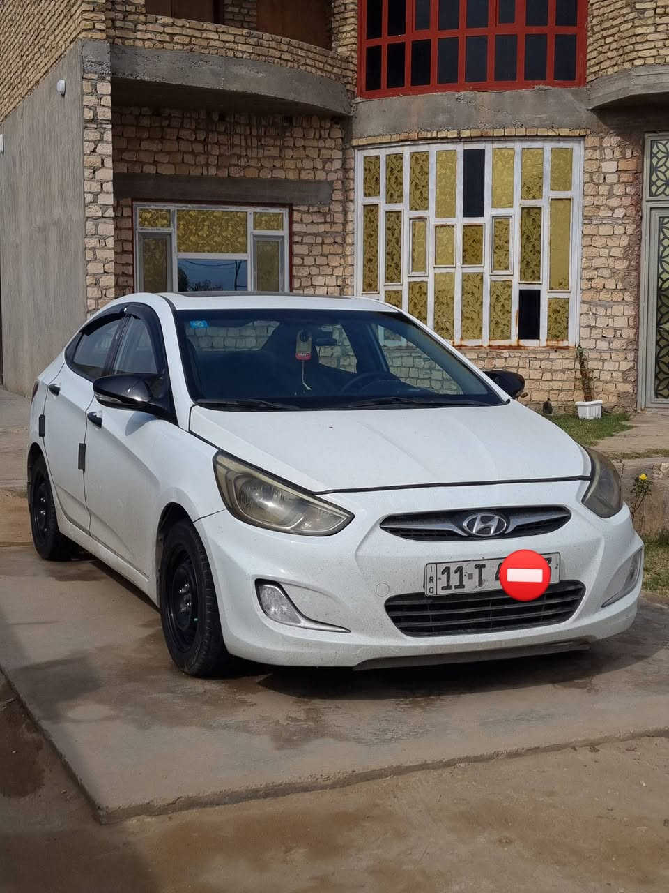 اكسنت 2016 خليجي ✅️ ( اني ثاني شخص صاعدها )
ماشية 270 الف 
السيارة فول 1/1 فتحة ونضام ايكو فول السيارة
بسمي احولك شوكت ميعجبك
ضررها الباب السايق مبدل وصار بي حادث والدوسة ا١ربت ورجعت وجاملغ اليمنة انضرب ضربة خفيفة كلش ورجع بارد 
والسيارة بيها رصعات خفيفة 
سعرها 100$
مكان السيدية
ررقمي اتصل وتدلل ***********
