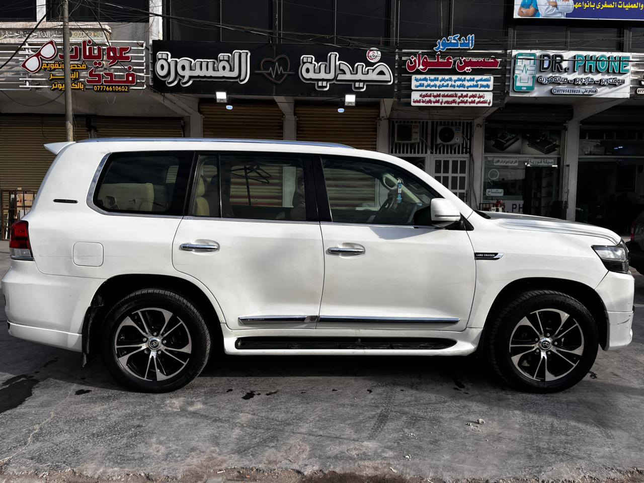 لاندكروز موديل 2008 محدثه كامل 2020
شرط الفحص بس تحديث بدون حادث مكفوله من كلشي 

جاهزه على اخر حبايه رقم بغداد بسمي شخصاً 

تخم تاير تبريد كير مكينه حداديه كله جديد 

مابيه نقص برغي والسياره احلى من الصور 

مكاني بغداد البياع الشرطه الخامسه 

متواجد واتساب 

***********
